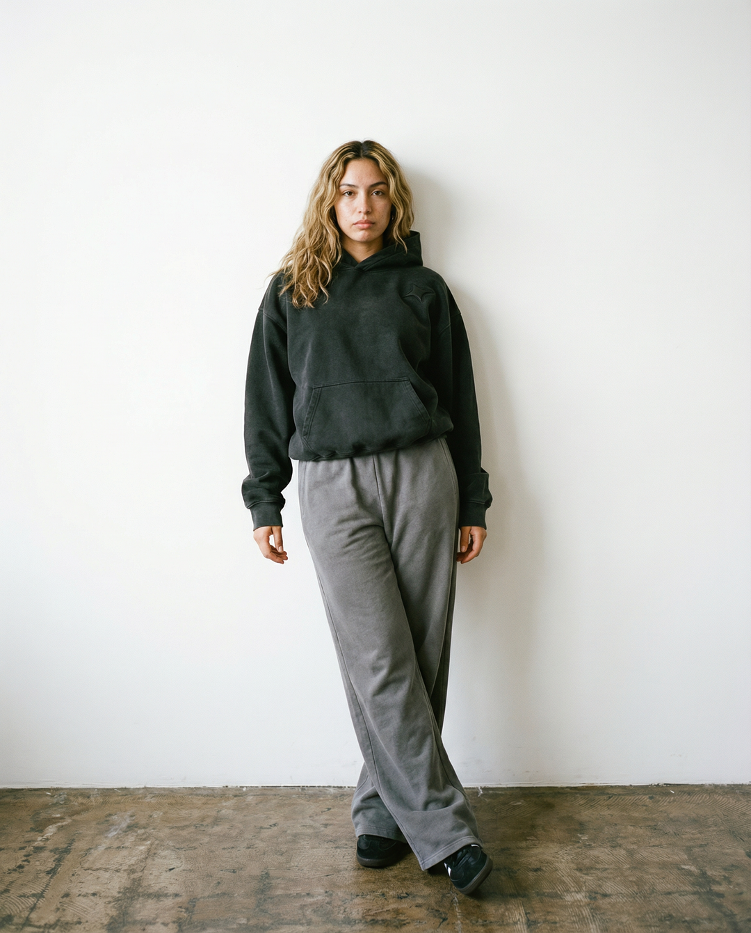 EVERKNOWN CORE HOODIE - CARBON BLACK